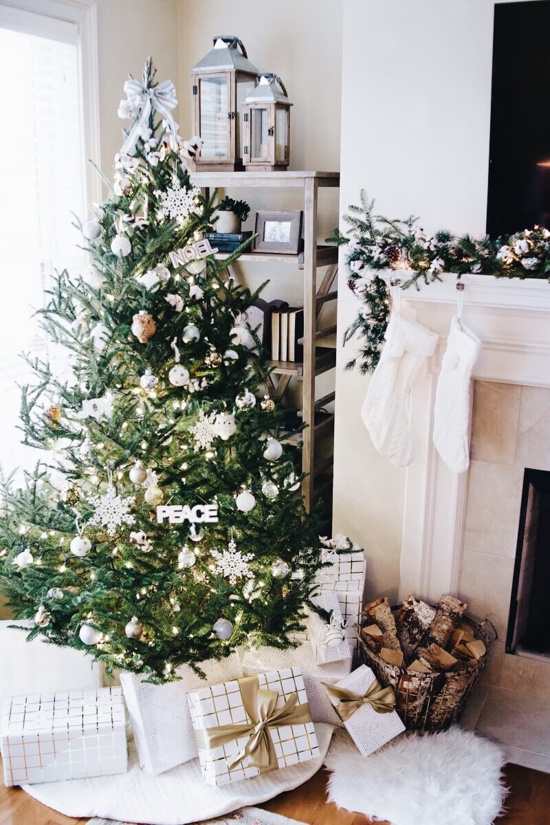 simple white and gold christmas tree (27 of 28)