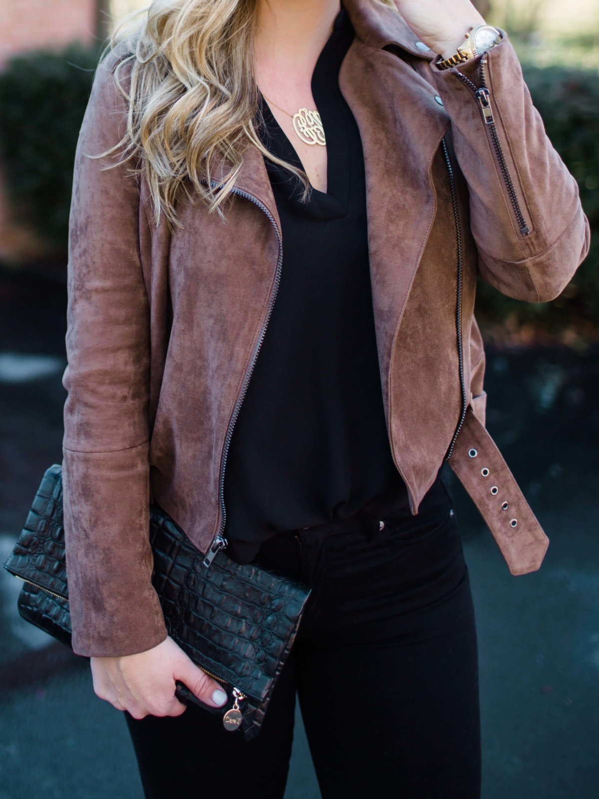 Black and Brown Outfit Idea