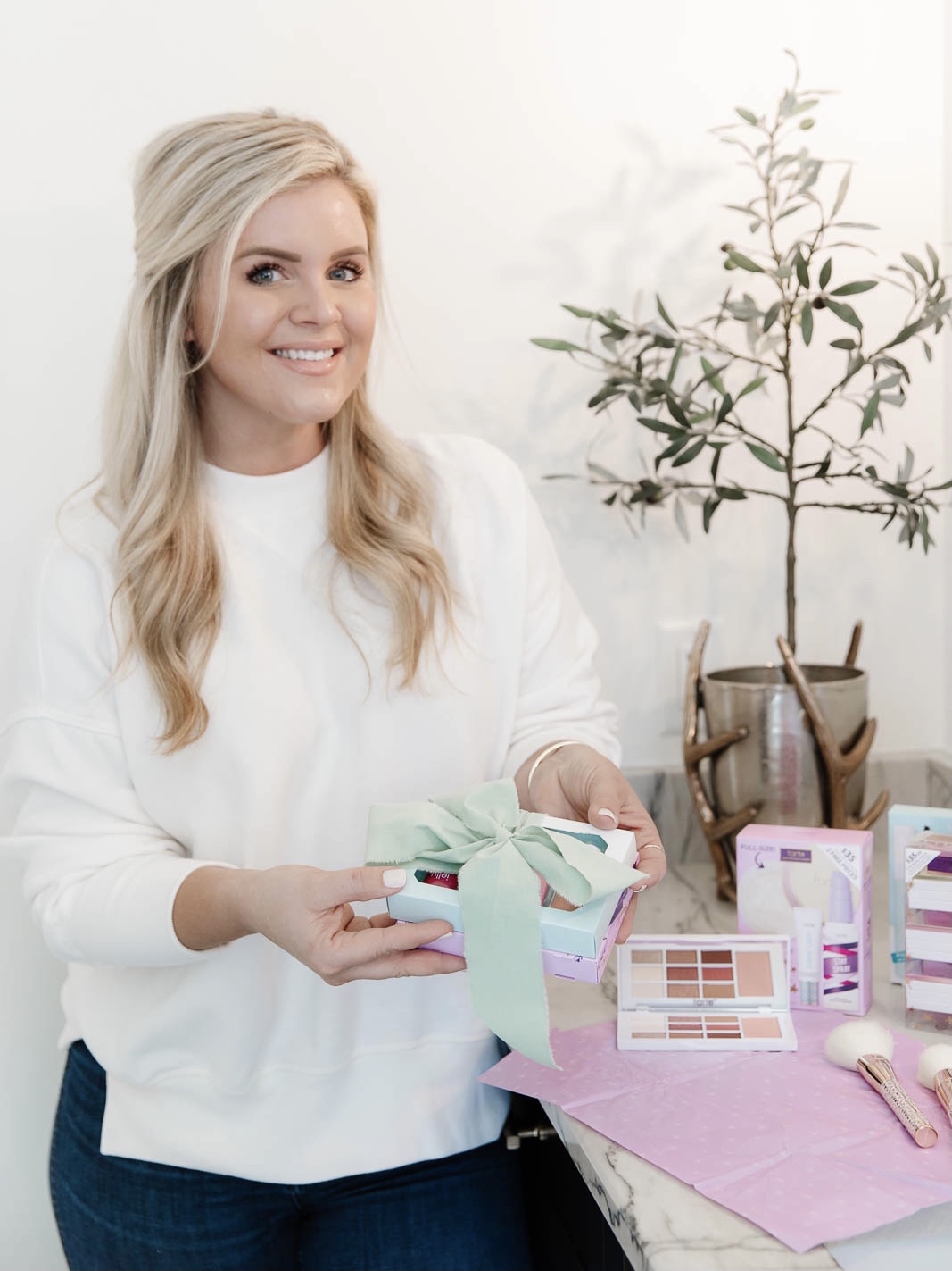Cristin Cooper features tarte holiday gift sets